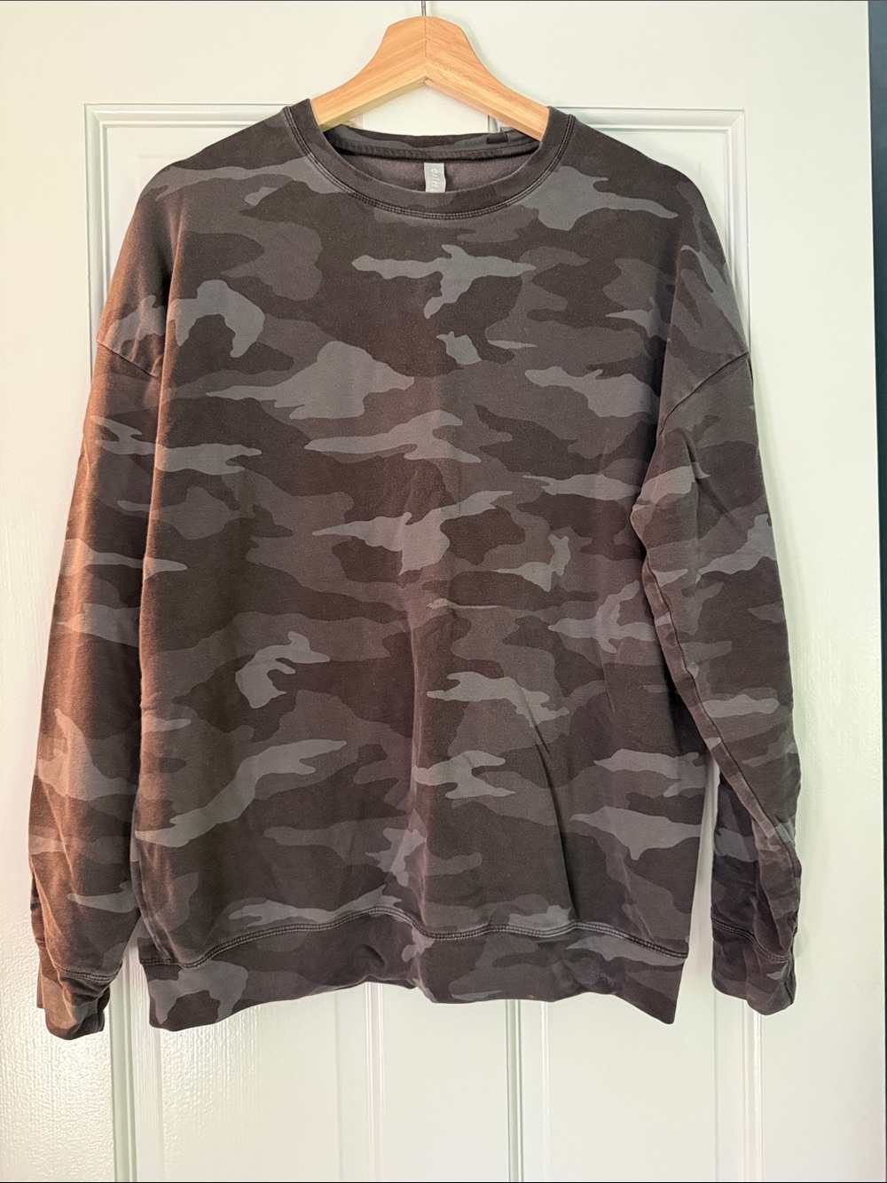 Athleta Crewneck Camo Sweatshirt in Gray and Black